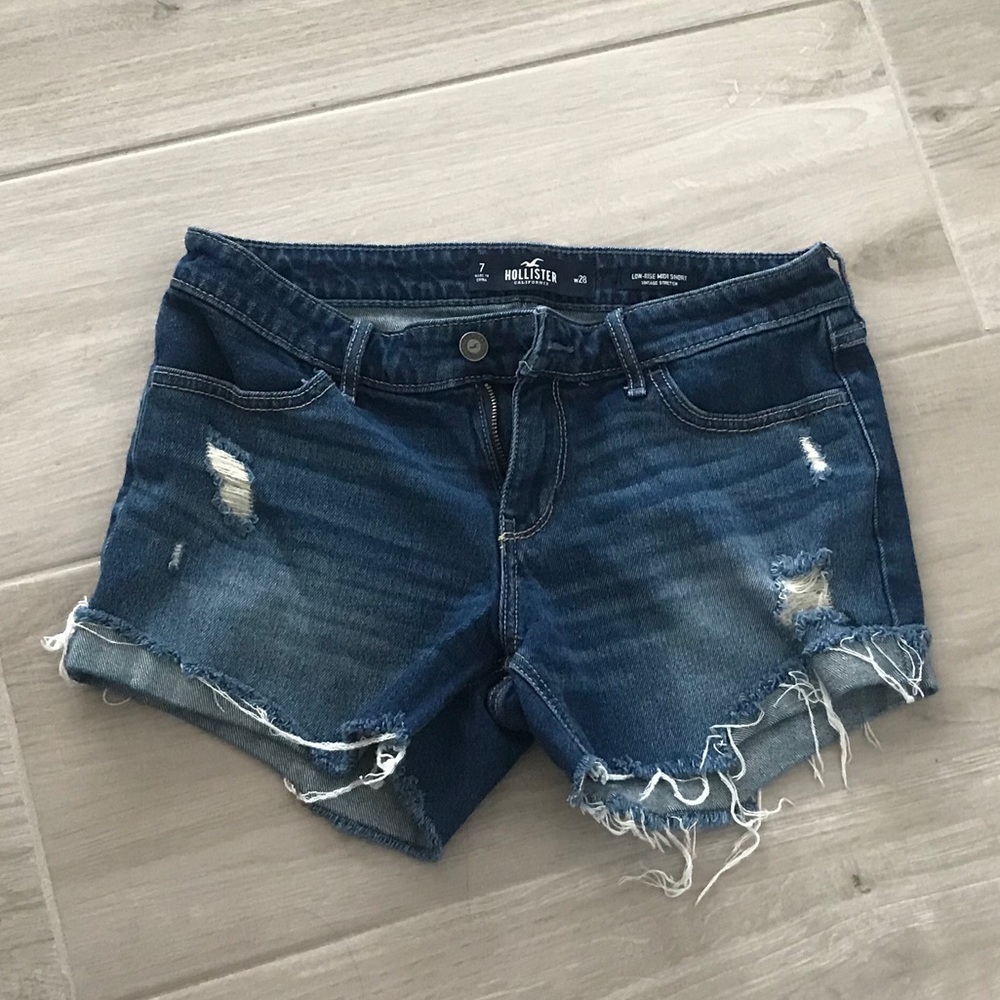 NWOT Hollister Low Rise Midi Shorts Sz 7